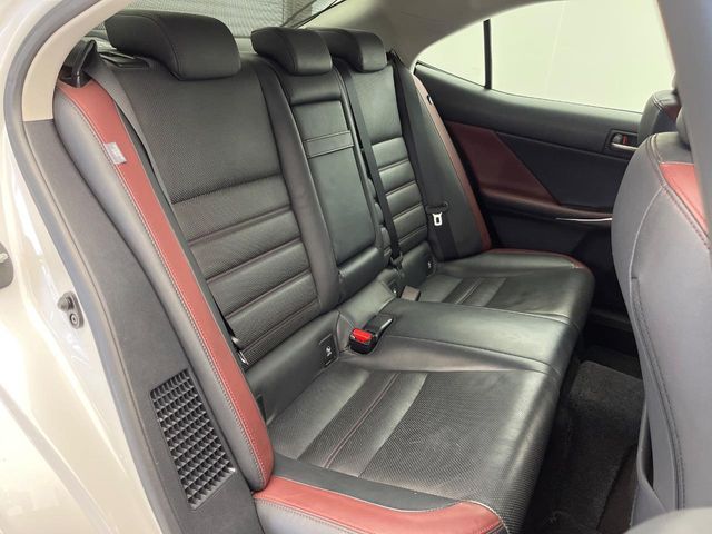 LEXUS IS300h