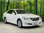 CROWN sedan