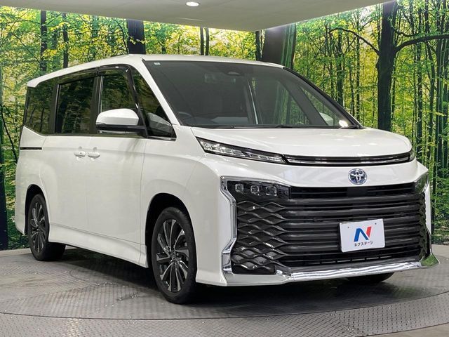 VOXY HYBRID