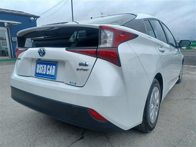 PRIUS 4WD