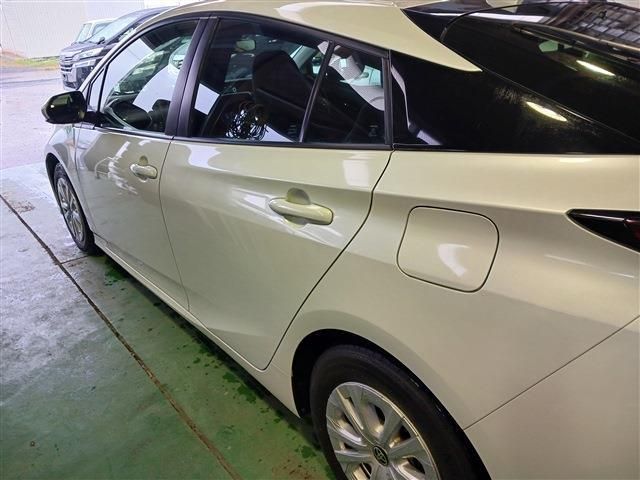 PRIUS 4WD
