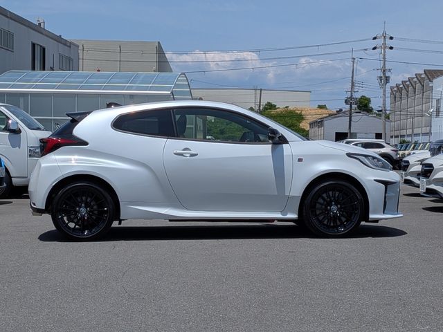 GR YARIS