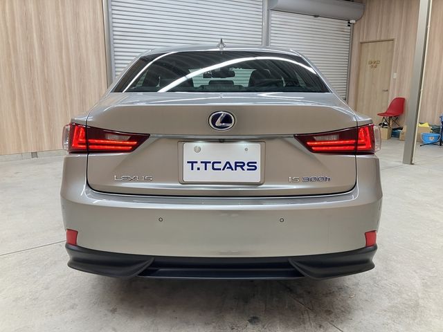 LEXUS IS300h