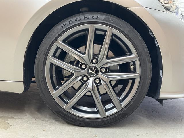 LEXUS IS300h