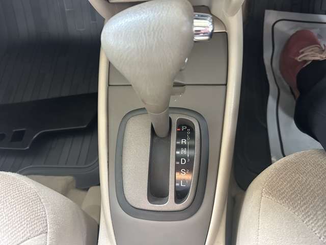 FAMILIA sedan