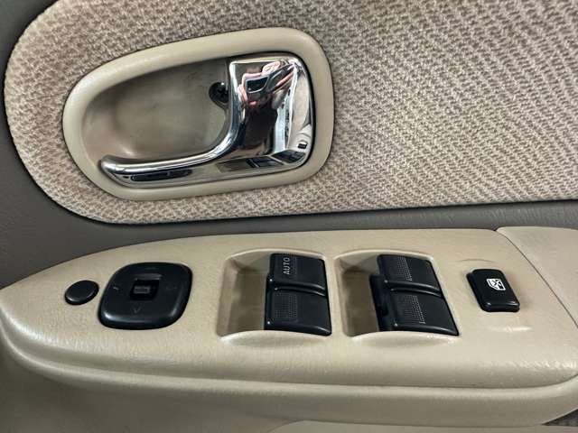 FAMILIA sedan