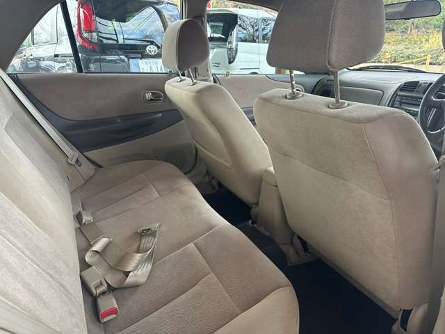 FAMILIA sedan