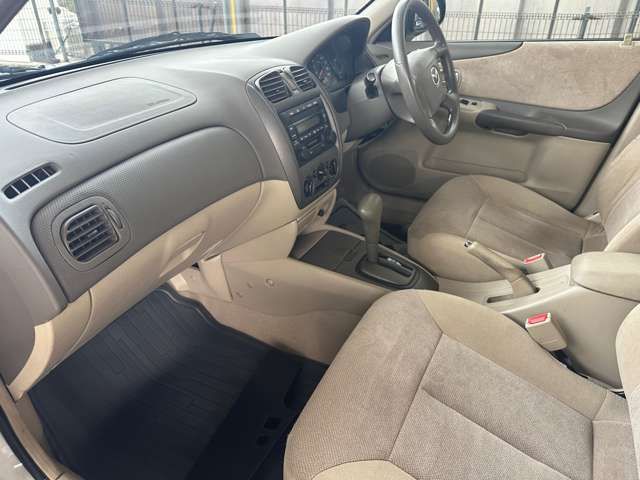FAMILIA sedan