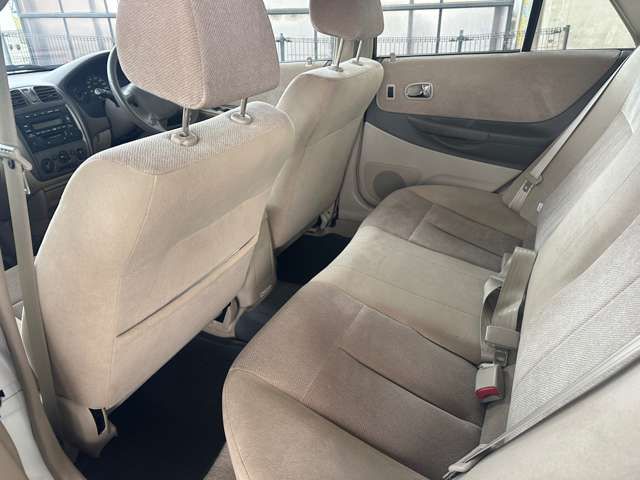 FAMILIA sedan