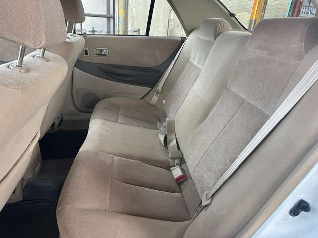 FAMILIA sedan