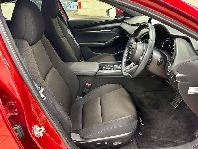 MAZDA3 FASTBACK