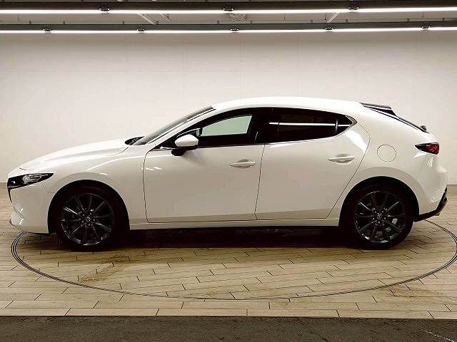 MAZDA3 FASTBACK