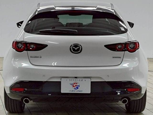 MAZDA3 FASTBACK