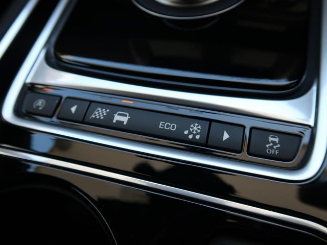 JAGUAR XEseries