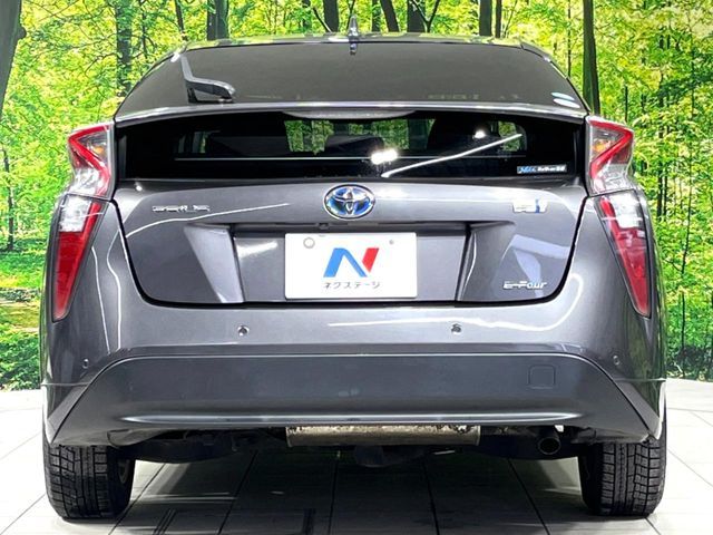 PRIUS 4WD