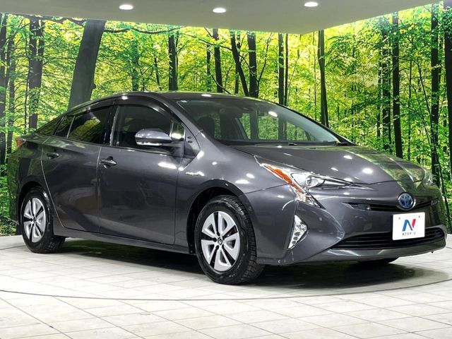 PRIUS 4WD