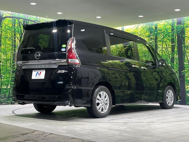 SERENA S-HYBRID 4WD