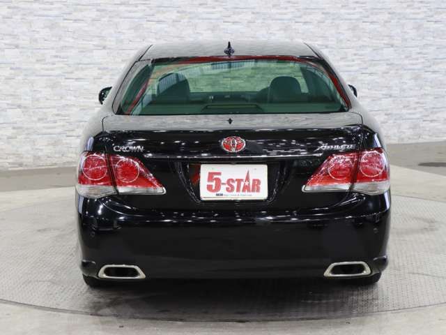 CROWN sedan