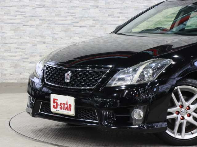 CROWN sedan