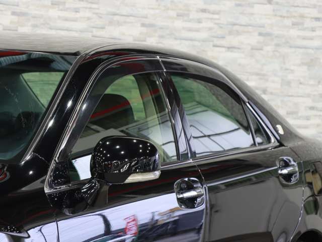 CROWN sedan