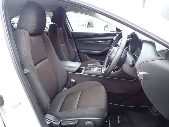 MAZDA3 SEDAN