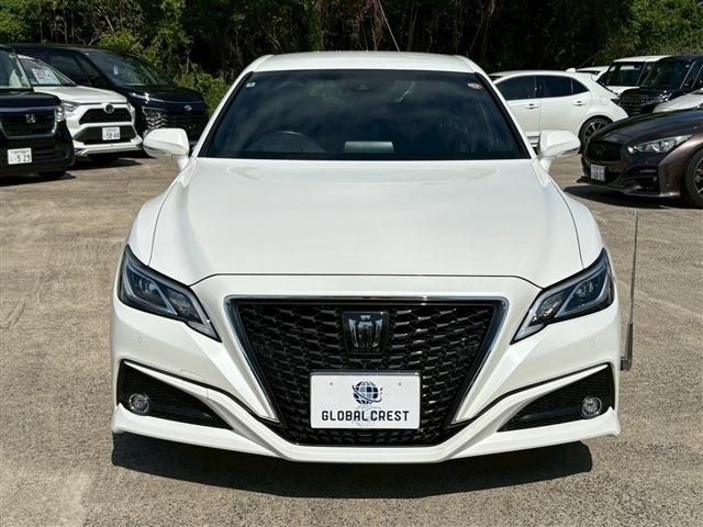CROWN sedan