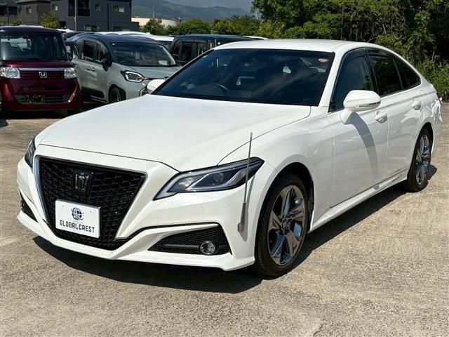 CROWN sedan