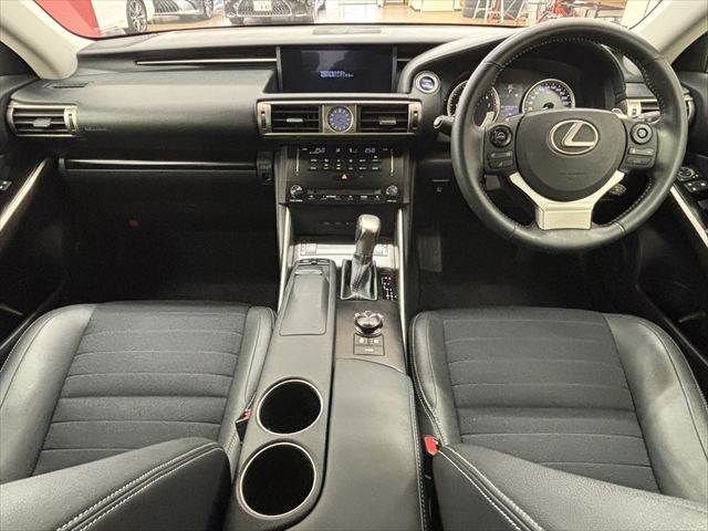 LEXUS IS300h