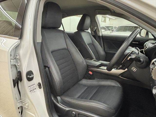 LEXUS IS300h