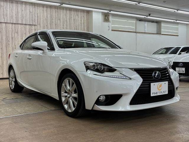 LEXUS IS300h