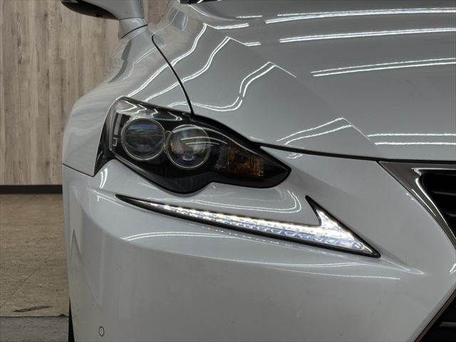 LEXUS IS300h