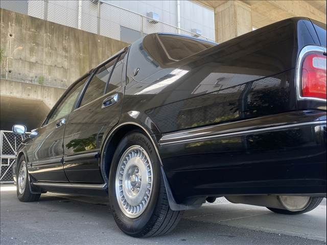 CEDRIC sedan