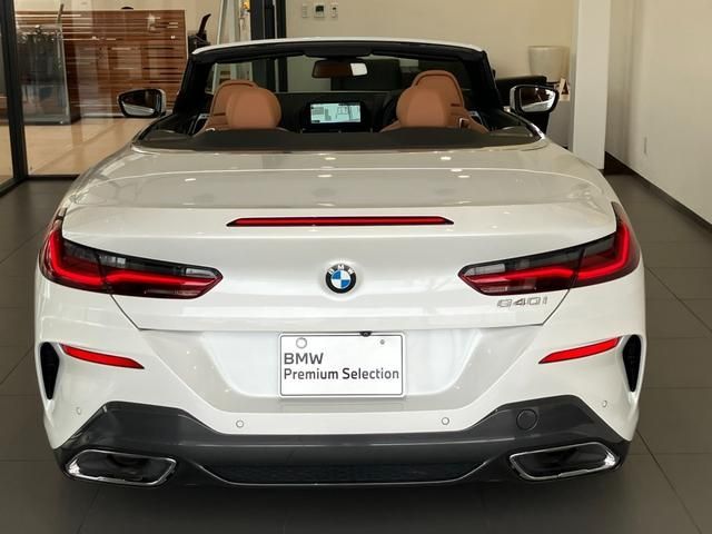 BMW 8series open