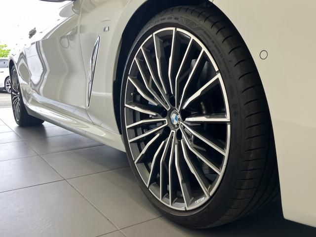 BMW 8series open