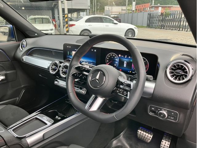 MERCEDES BENZ GLB