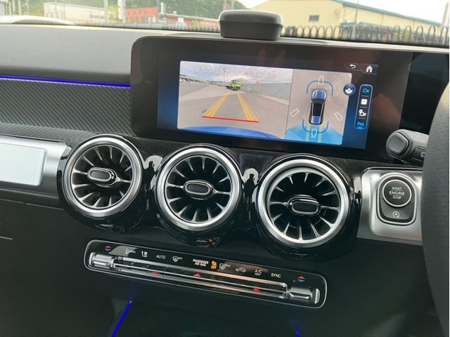 MERCEDES BENZ GLB