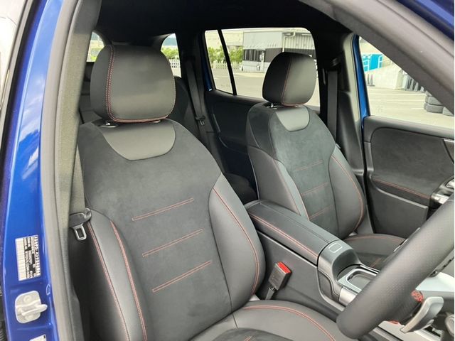 MERCEDES BENZ GLB