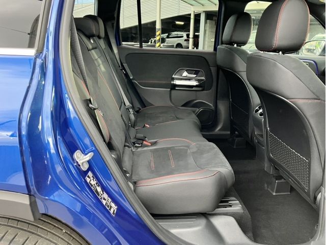 MERCEDES BENZ GLB