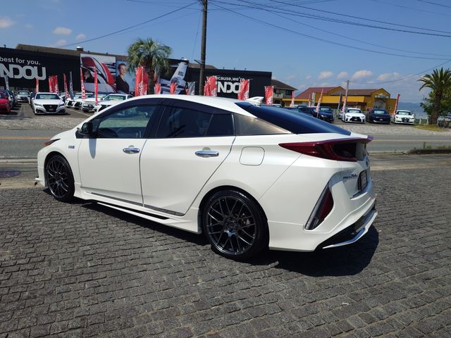 PRIUS PHV