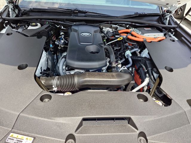 CROWN sedan hybrid