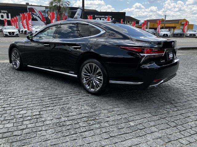 LEXUS LS500h 4WD