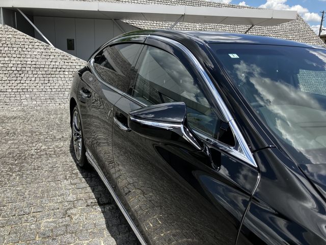 LEXUS LS500h 4WD