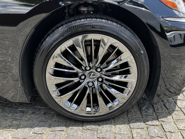 LEXUS LS500h 4WD
