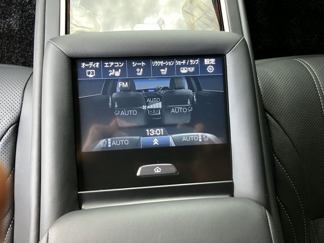 LEXUS LS500h 4WD