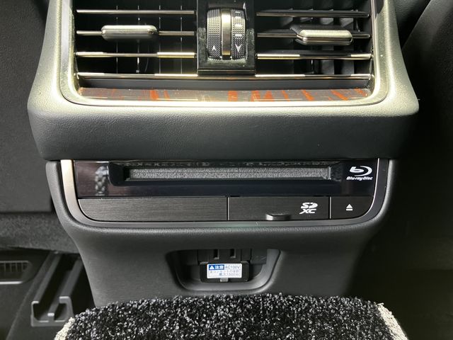 LEXUS LS500h 4WD