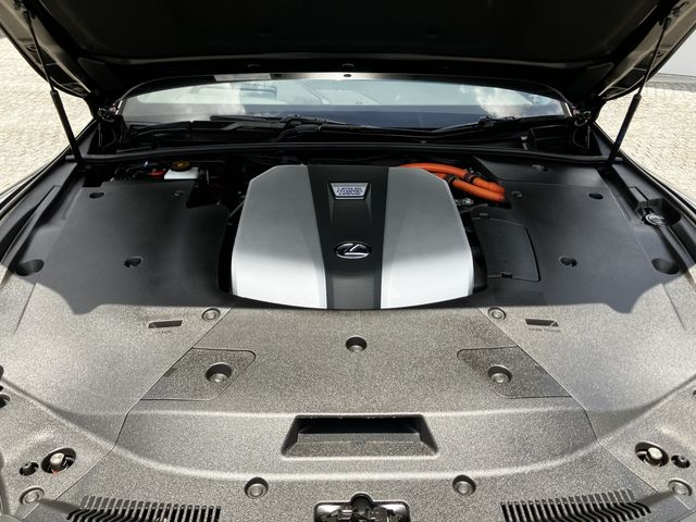 LEXUS LS500h 4WD