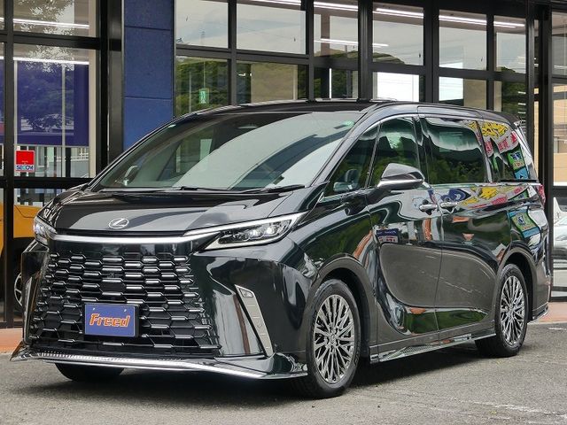 Lexus LM500h