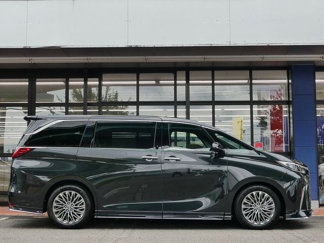 Lexus LM500h