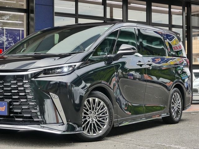 Lexus LM500h