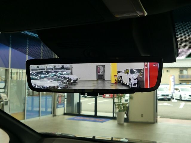 Lexus LM500h
